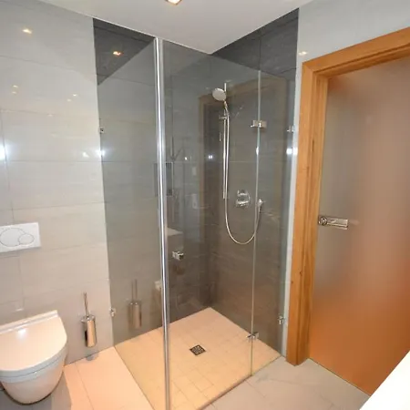 Zell City Exclusive Lodges By All In One Apartments Zell am See Room photo